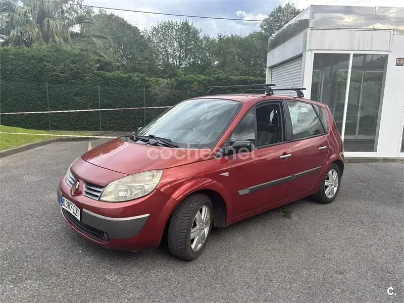 Usado Renault Scenic E-Tech Dynamique 105 CV (77 kW) 2006 Rojo Monovolumen