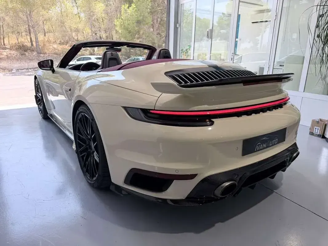 Usado Porsche 992 581 CV (427 kW) 2021 Beige Descapotable