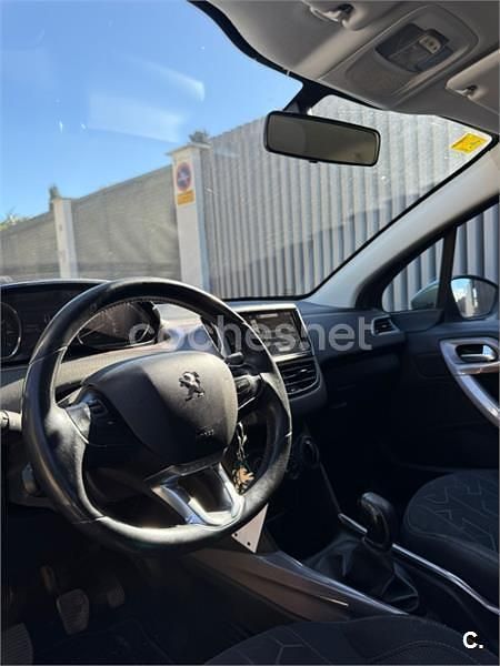 Usado Peugeot 2008 Active 82 CV (60 kW) 2013 Gris / plata SUV