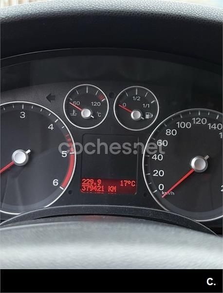 Gris / plata Usado 2008 Ford Focus Titanium Berlina | 1350 € (Buen precio) - Imagen 1/4