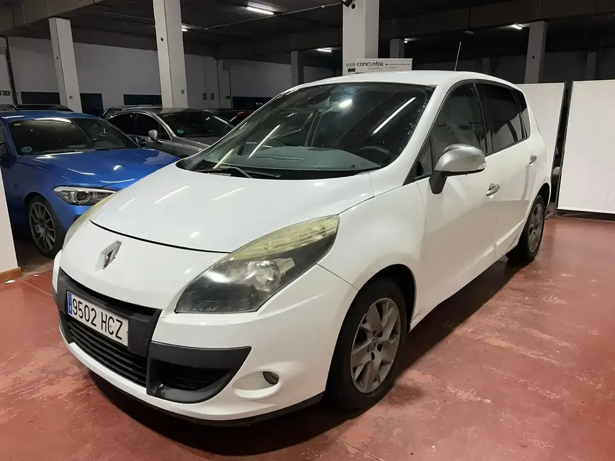 Usado Renault Scenic E-Tech Dynamique 110 CV (80 kW) 2011 Blanco