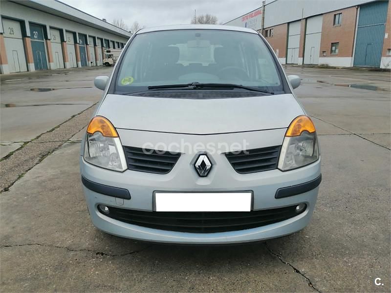 Usado Renault Modus Dynamique 98 CV (72 kW) 2005 Gris / plata Monovolumen