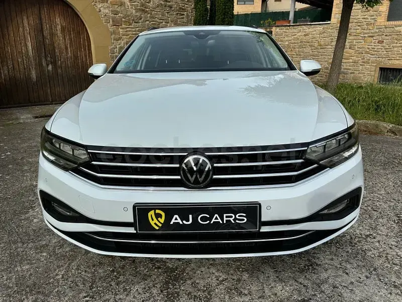 Begagnad VW Passat Executive 150 HK (110 kW) 2022 Vit Kombi
