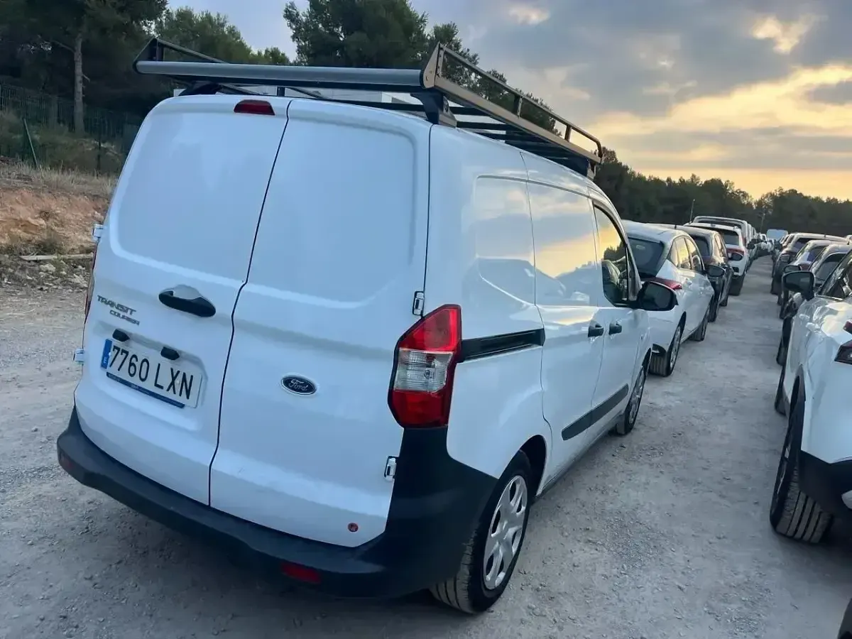 Usado Ford Transit Courier Trend 101 CV (74 kW) 2022 Blanco Van