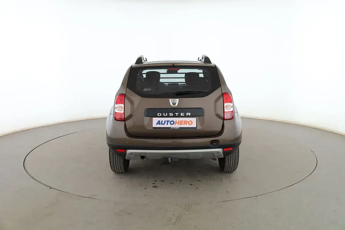 Usado Dacia Duster Black Shadow 110 CV (80 kW) 2017 Marrón SUV