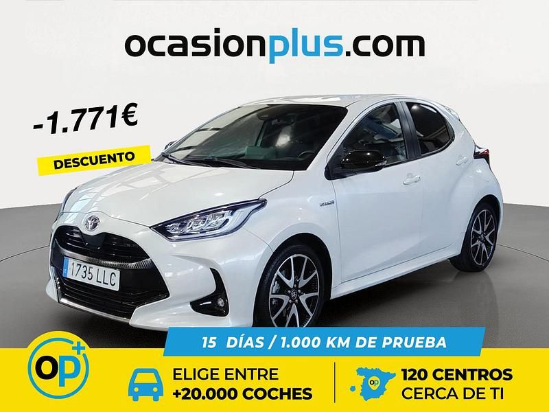 Usado Toyota Yaris Hybrid Style 116 CV (85 kW) 2020 Blanco