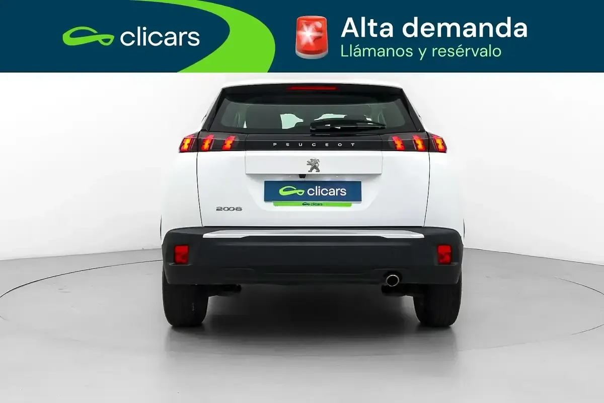 Usado Peugeot 2008 Active 110 CV (80 kW) 2021 Blanco SUV