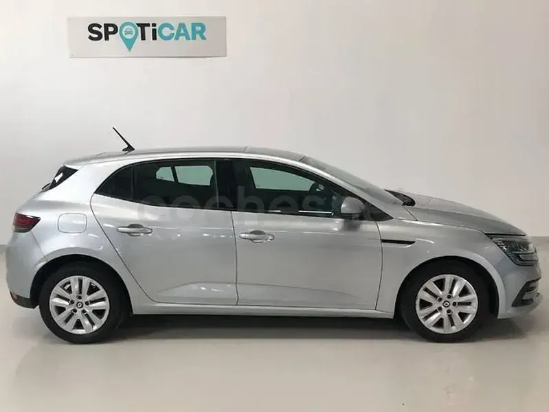 Usado Renault Mégane II Equilibre 115 CV (84 kW) 2023 Gris / plata Berlina