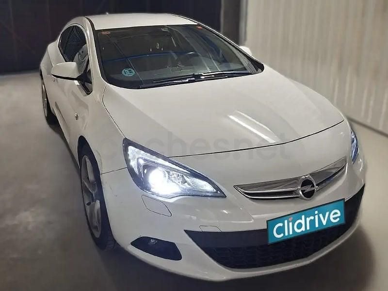 Usado Opel Astra GTC Sportive 136 CV (100 kW) 2016 Blanco Berlina