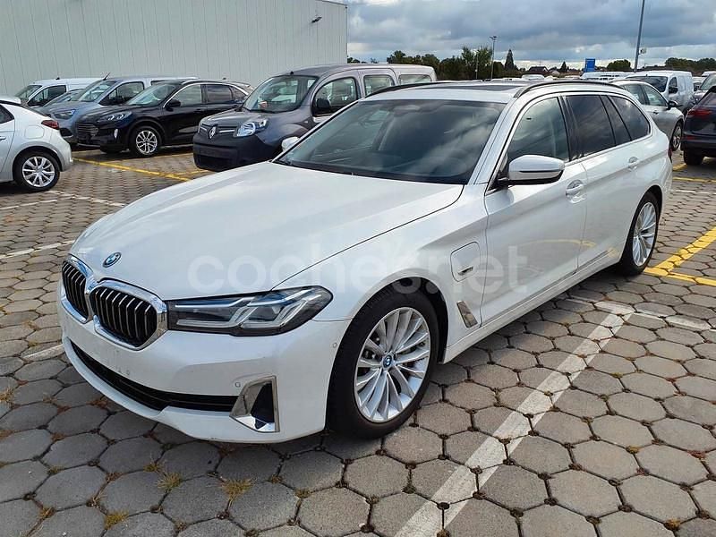 Blanco Usado 2022 BMW 530e Comfort Edition Familiar | 38.890 € (Precio justo) - Imagen 1/4