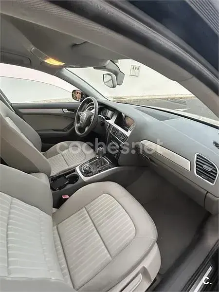 Usado Audi A4 170 CV (125 kW) 2011 Negro Familiar