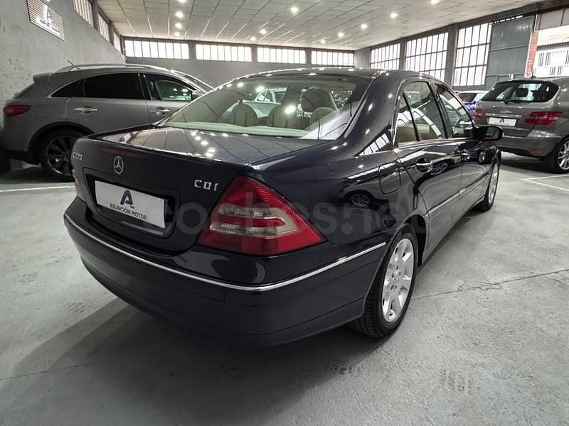 Usado Mercedes C220 Elegance 150 CV (110 kW) 2005 Negro Berlina