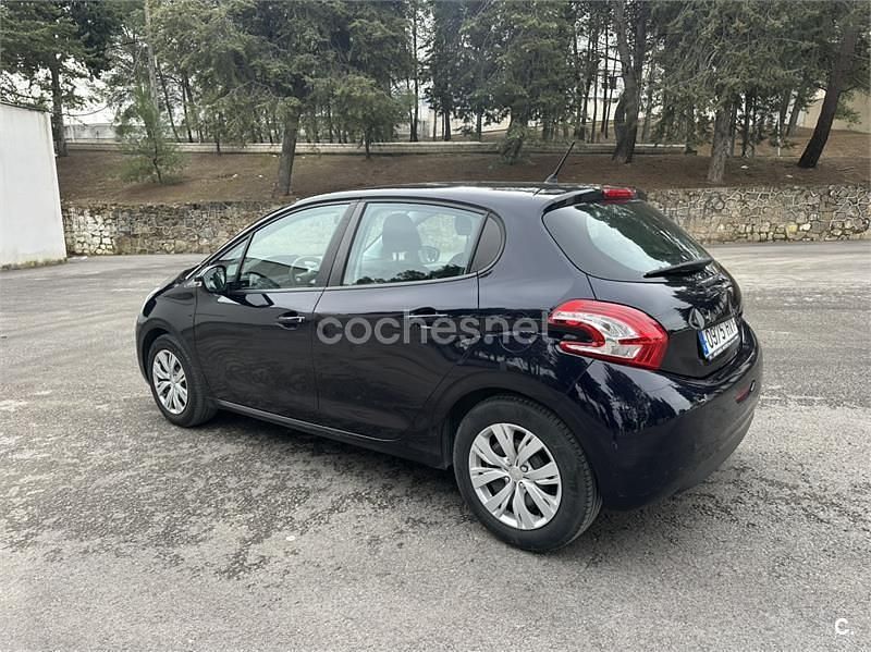 Usado Peugeot 208 Active 82 CV (60 kW) 2014 Azul Utilitario