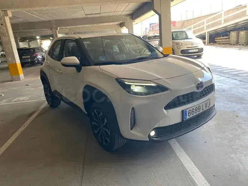 Usado Toyota Yaris Cross Active 116 CV (85 kW) 2021 Blanco SUV