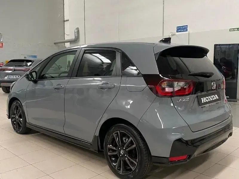 Nuevo Honda Jazz Sport 122 CV (89 kW) 2026 Gris / plata Utilitario