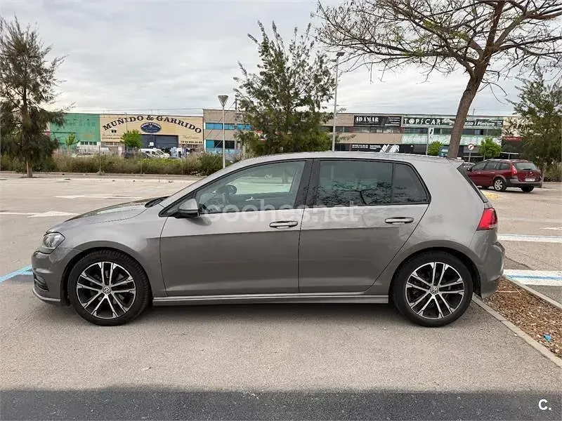 Usado VW Golf VII Sportline 150 CV (110 kW) 2016 Gris / plata Berlina