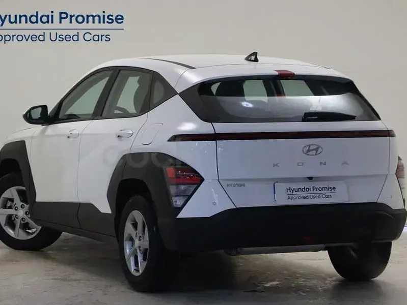 Usado Hyundai Kona 120 CV (88 kW) 2024 Blanco SUV