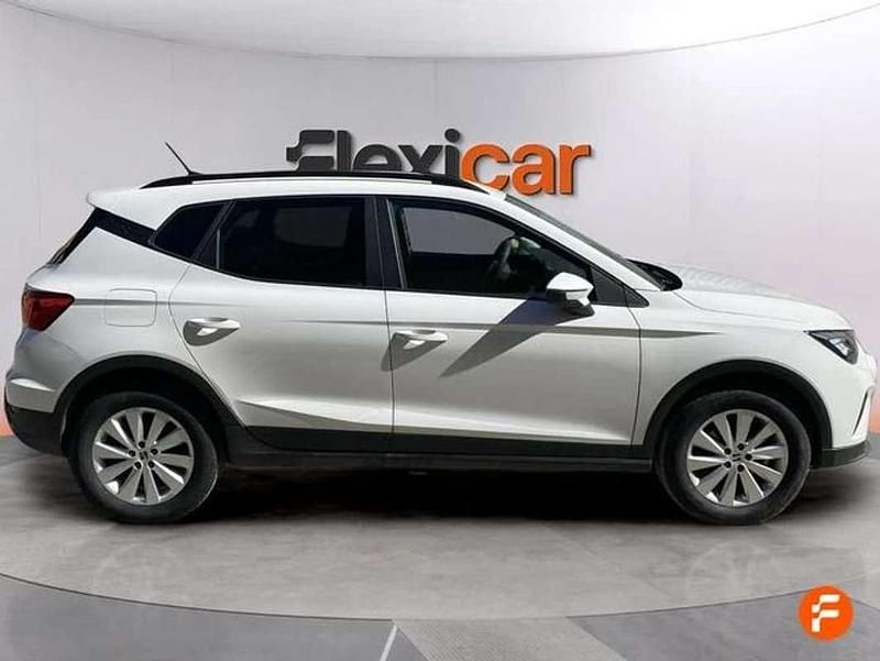 Usado Seat Arona Reference 95 CV (69 kW) 2023 Blanco SUV