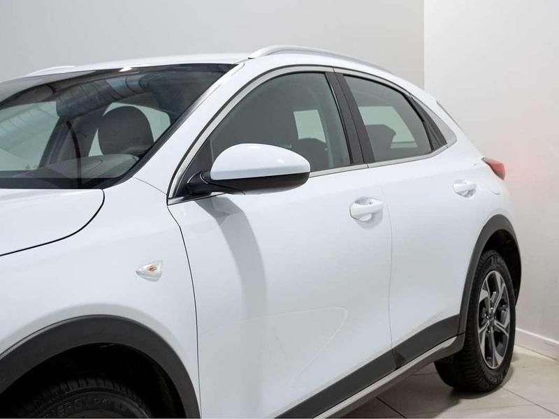 Usado Kia XCeed 140 CV (102 kW) 2025 Blanco SUV