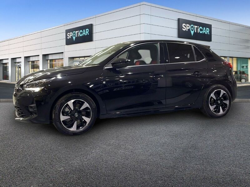 Usado Opel Corsa-e 114 kW (156 CV) 2023 Negro Utilitario