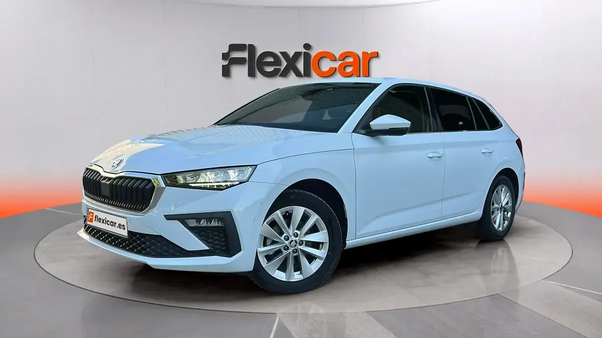 Usado Skoda Scala Selection 115 CV (84 kW) 2024 Blanco Utilitario