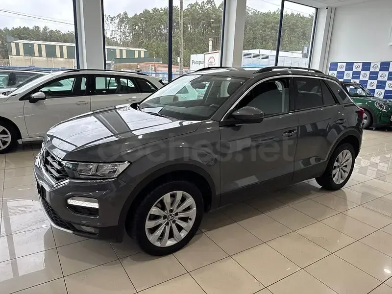 Usado VW T-Roc Advance 150 CV (110 kW) 2021 Gris / plata SUV