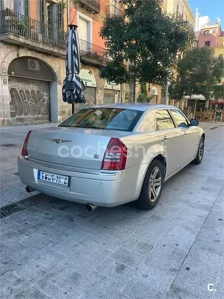 Usado Chrysler 300C 253 CV (186 kW) 2007 Gris / plata Berlina