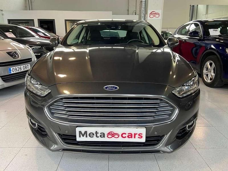 Usado Ford Mondeo Titanium 160 CV (117 kW) 2016 Gris / plata Berlina