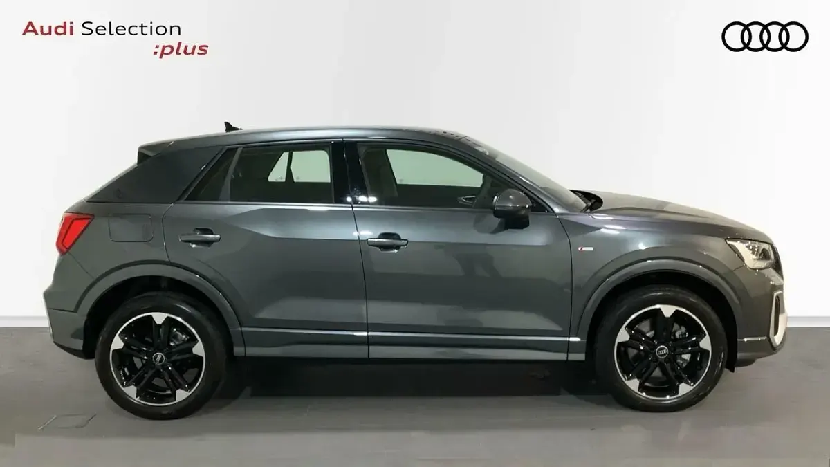 Usado Audi Q2 S-Line 150 CV (110 kW) 2024 Gris SUV