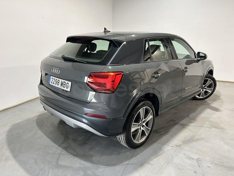Usado Audi Q2 Sport 116 CV (85 kW) 2017 Gris / plata SUV