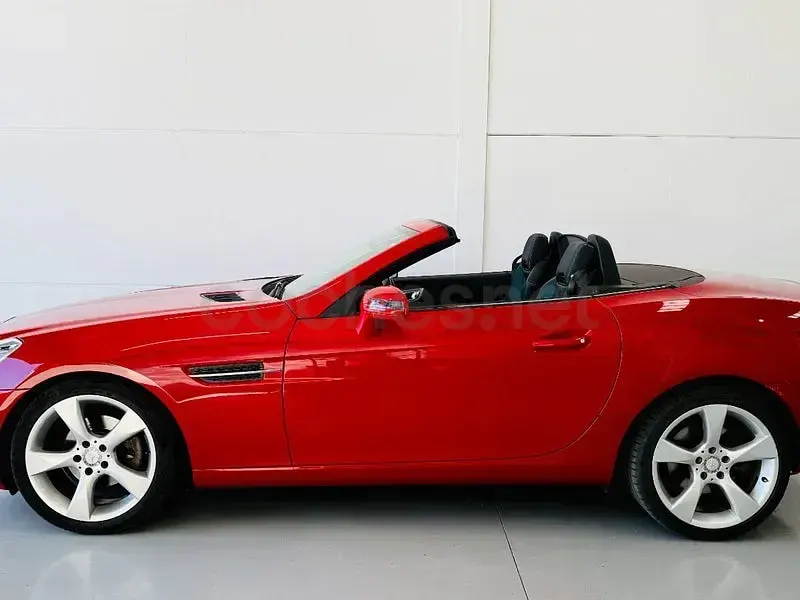 Usado Mercedes SLK200 184 CV (135 kW) 2011 Rojo Descapotable