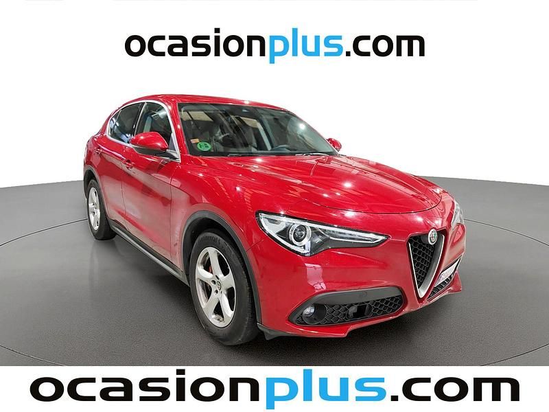 Usado Alfa Romeo Stelvio Super 180 CV (132 kW) 2017 Rojo SUV