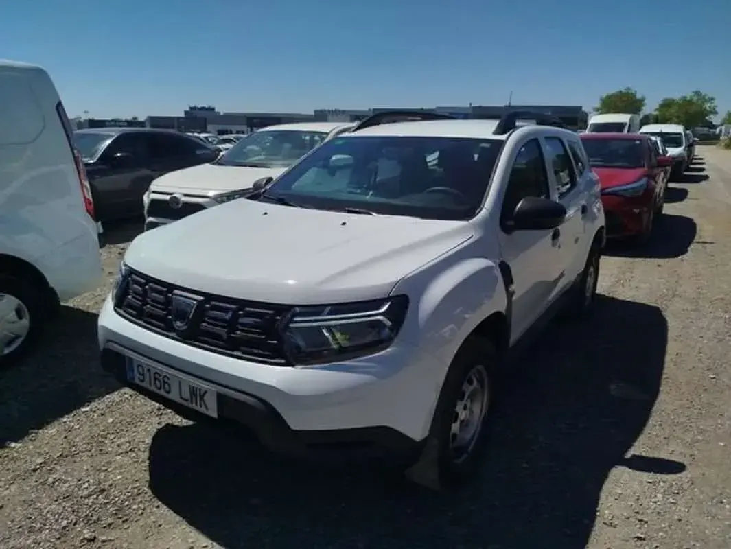 Usado Dacia Duster Essentiel 101 HP (74 kW) 2022 Branco SUV