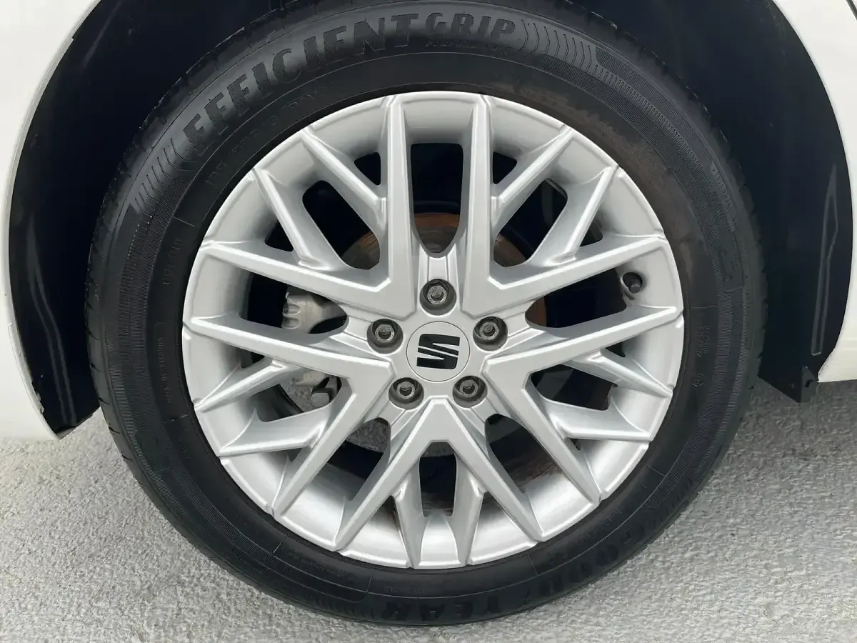 Usado Seat Ibiza FR 110 CV (80 kW) 2022 Blanco Utilitario