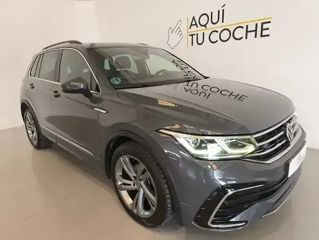 Usado VW Tiguan R-line 150 CV (110 kW) 2021 Gris / plata SUV