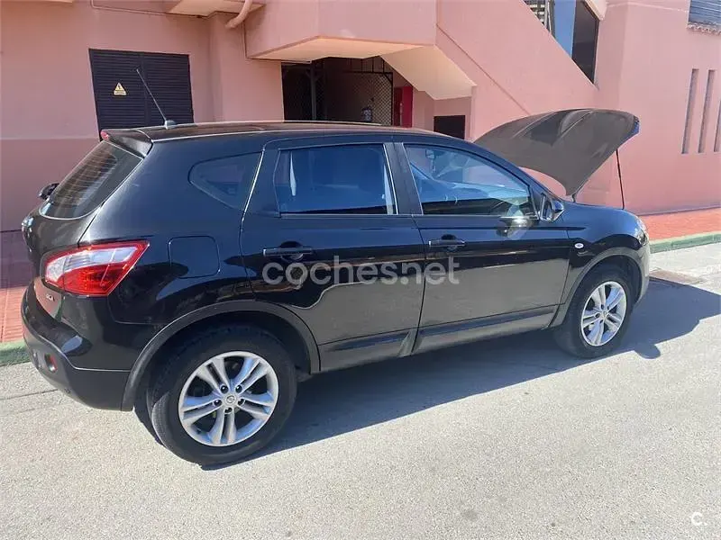 Usado Nissan Qashqai Acenta 110 CV (80 kW) 2012 Negro SUV