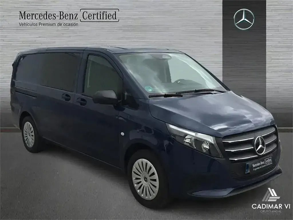 Usado Mercedes Vito 136 CV (100 kW) 2024 Azul Van
