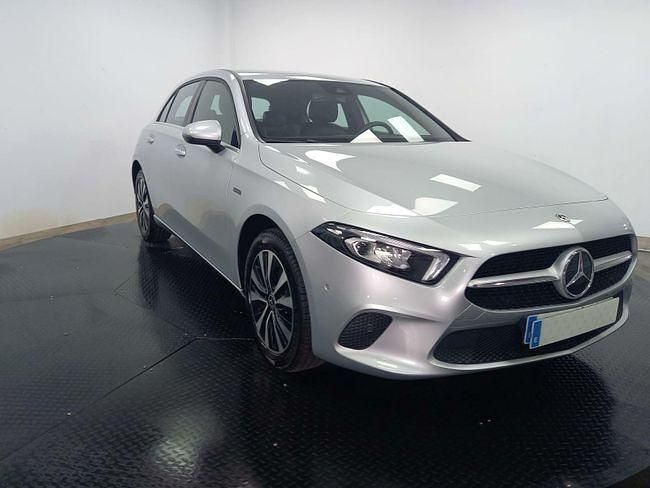 Usado Mercedes A250 Business 220 CV (161 kW) 2021 Gris Utilitario