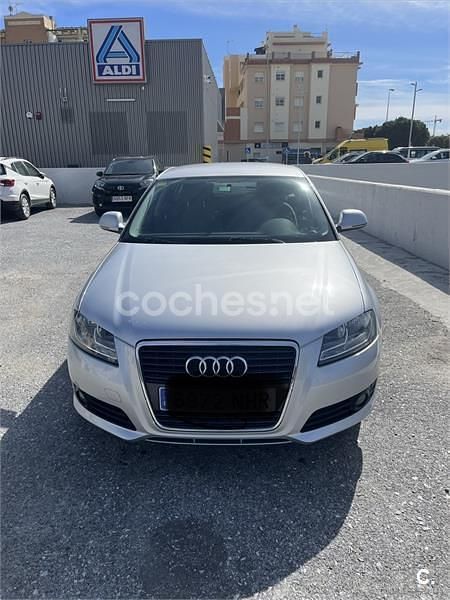 Usado Audi A3 Sportback Attraction 105 CV (77 kW) 2009 Gris / plata Utilitario