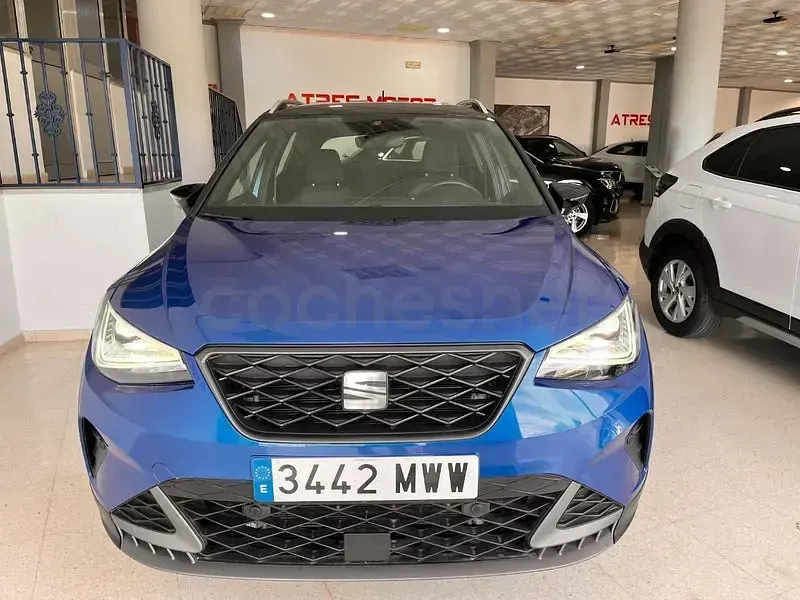 Usado Seat Arona FR 115 CV (84 kW) 2025 Azul SUV