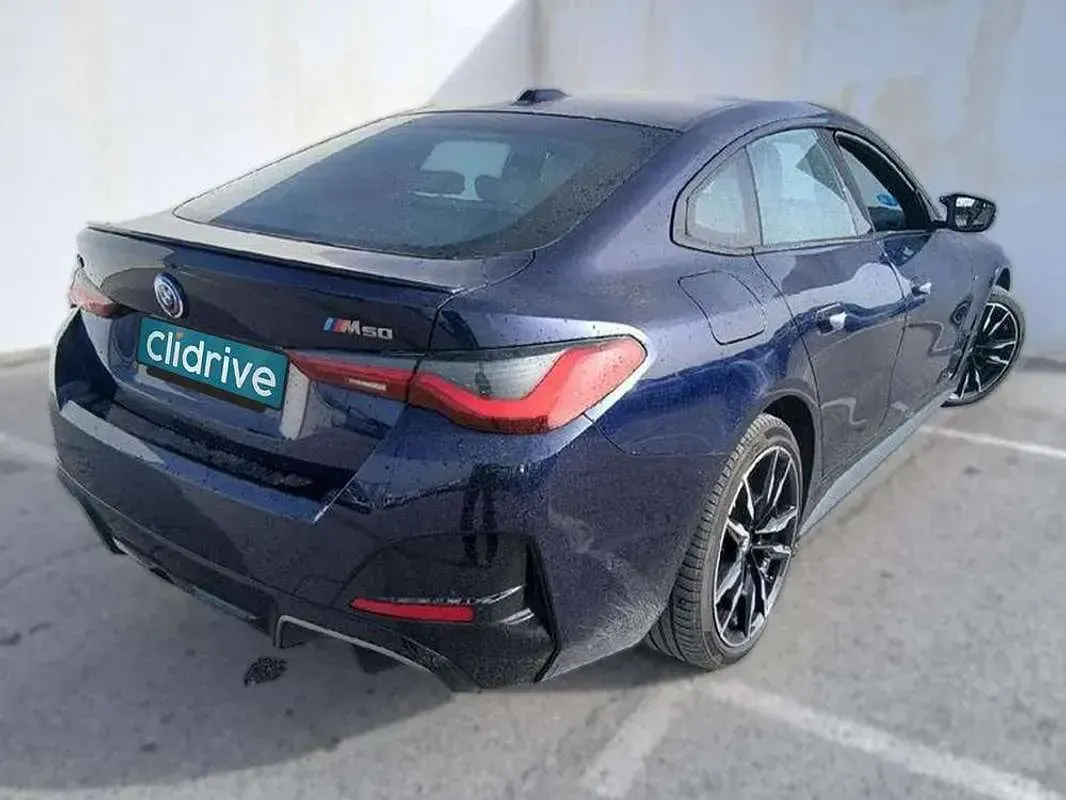 Usado BMW i4 M Sport 400 kW (544 CV) 2023 Azul Berlina