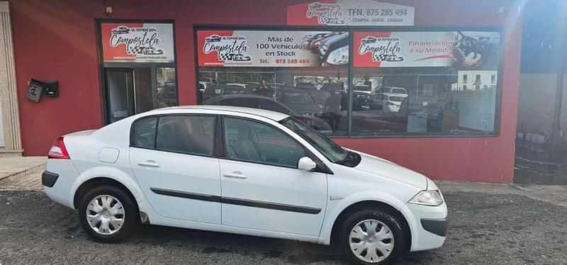 Blanco Usado 2007 Renault Mégane II Dynamique Berlina | 1600 € (Buen precio) - Imagen 1/4