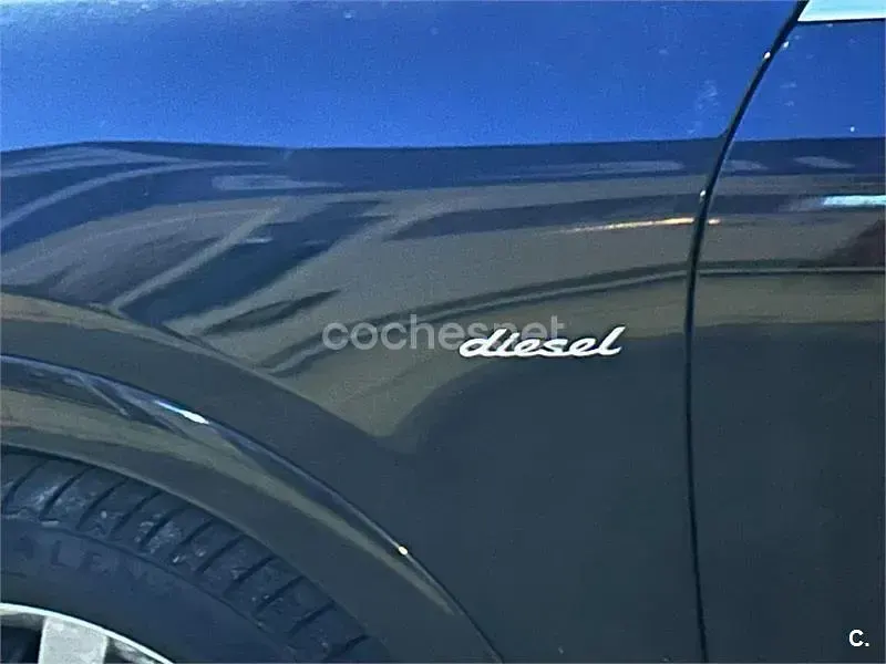 Usado Porsche Cayenne Platinum Edition 245 CV (180 kW) 2014 Negro SUV