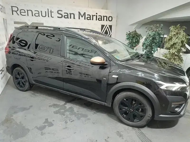 Usado Dacia Jogger Essentiel 101 CV (74 kW) 2025 Negro Monovolumen