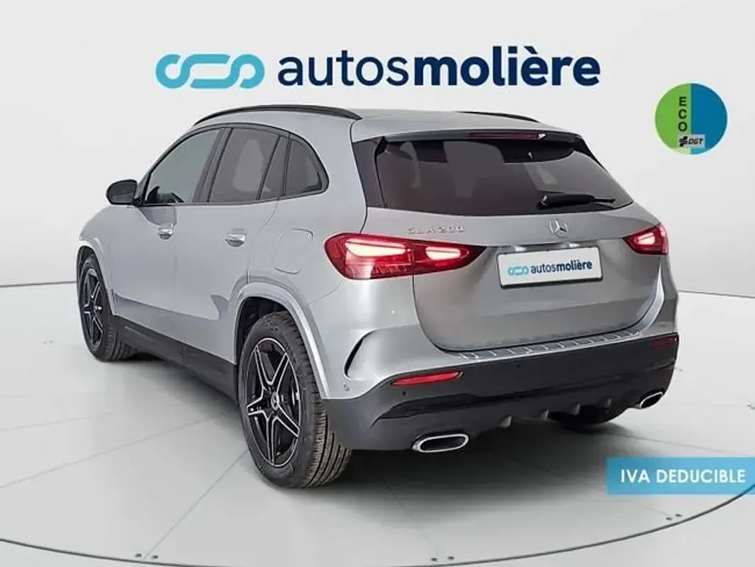 Usado Mercedes GLA200 163 CV (119 kW) 2025 Gris plata SUV