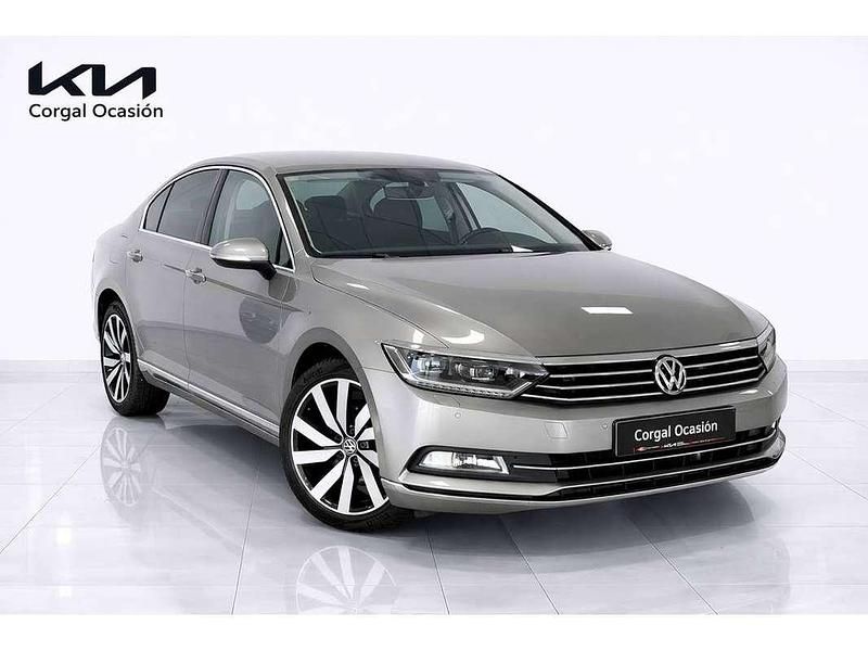 Usado VW Passat Sport 150 CV (110 kW) 2016 Gris Berlina