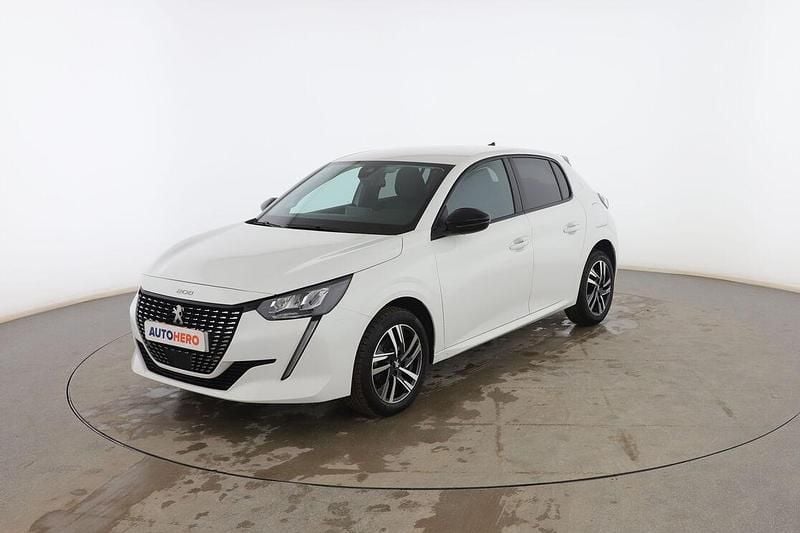 Usado Peugeot 208 Allure 102 CV (75 kW) 2022 Blanco Utilitario