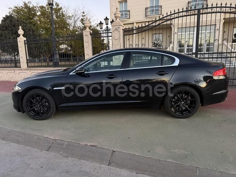Usado Jaguar XF Premium Luxury 240 CV (176 kW) 2012 Negro Berlina