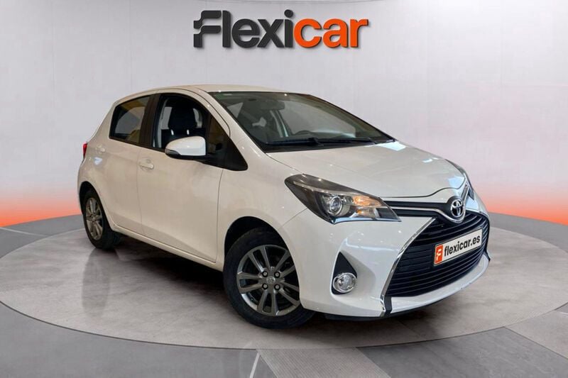 Blanco Usado 2015 Toyota Yaris Active Berlina | 10.290 € (Precio justo) - Imagen 1/4