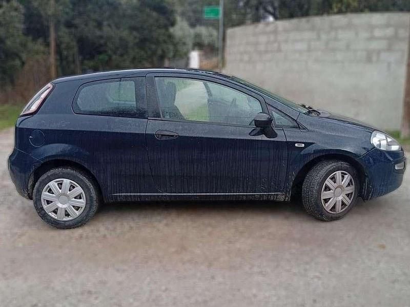 Usado Fiat Punto Pop 75 CV (55 kW) 2012 Azul Utilitario